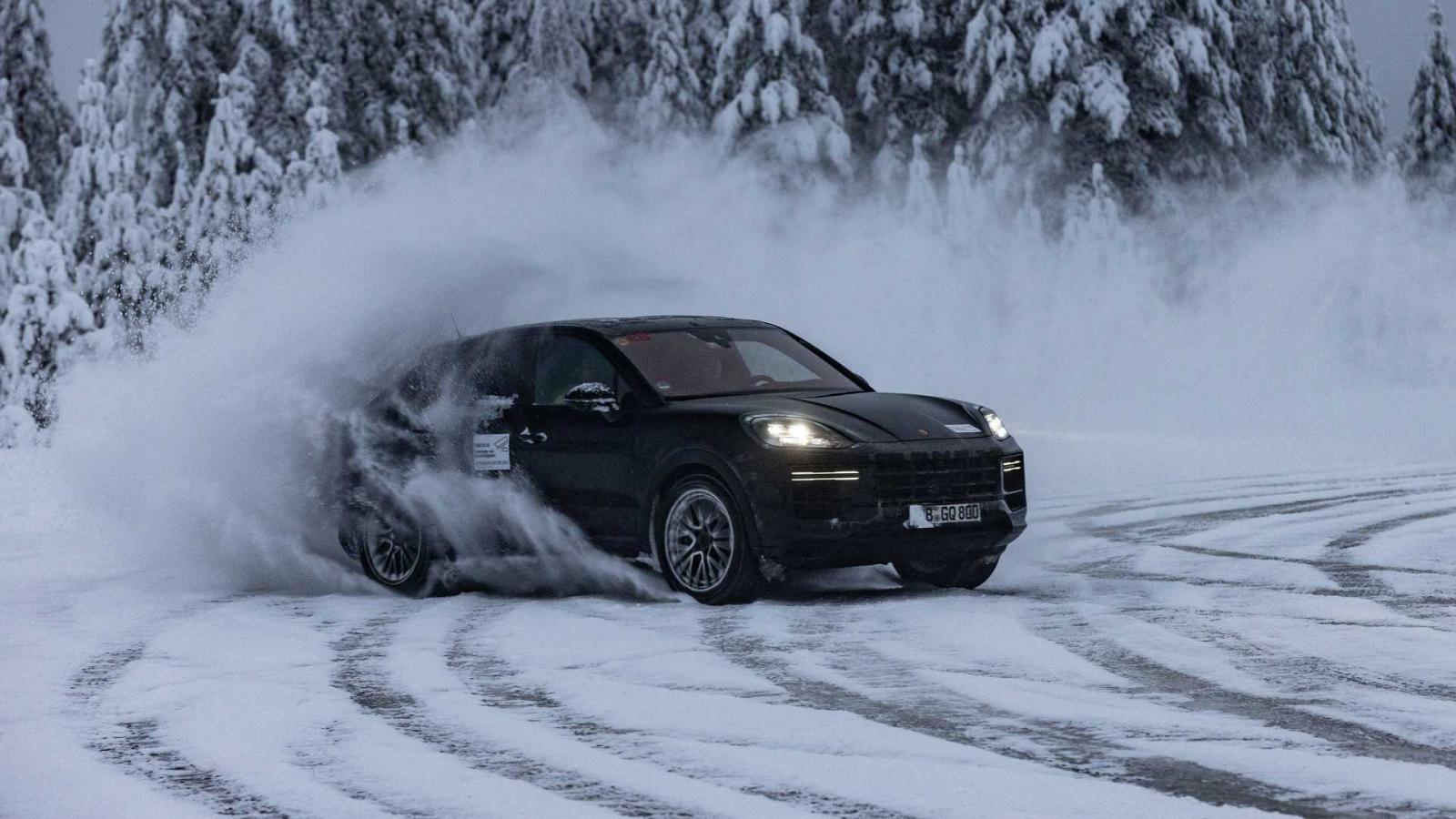 Τον Απρίλιο ντεμπουτάρει η ανανεωμένη Porsche Cayenne